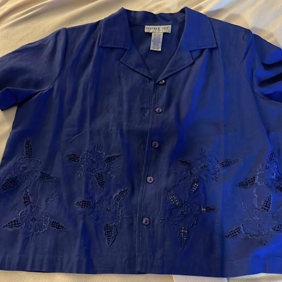 Blue button down blouse. - Picture 2 of 4